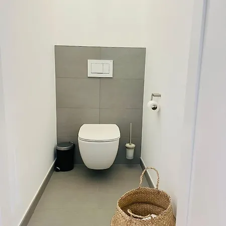 Comfortable 1 Bedroom W Terrace & Parking-chiny1 Appartement
